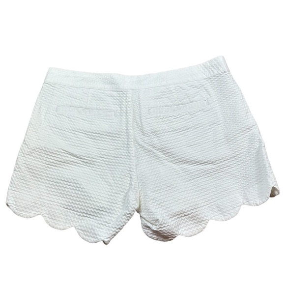 LILLY PULITZER:  Buttercup Scalloped White Shorts -Size 4 - Picture 9 of 14